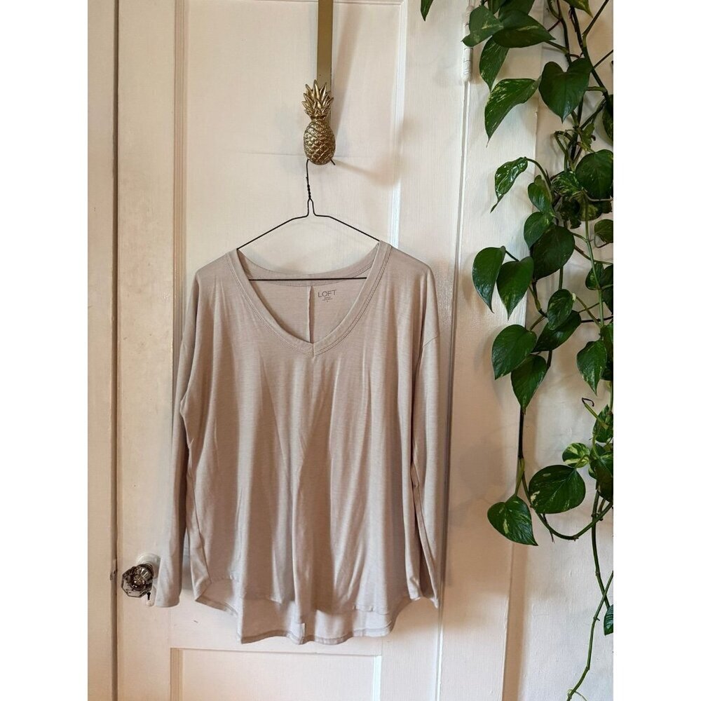 Loft outlet women’s size medium white top